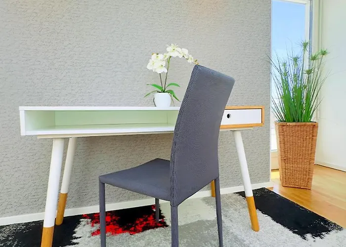 Rooftop For 6, Air Conditioning, Rooftop Terrace, Metro U3