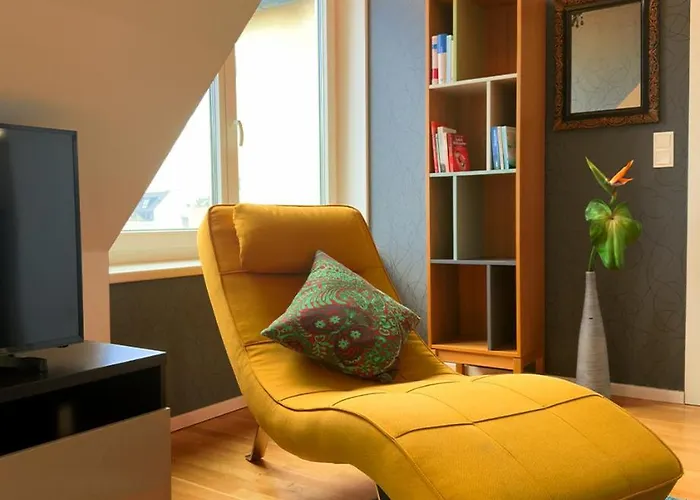 Apartmán Rooftop For 6, Air Conditioning, Rooftop Terrace, Metro U3 *